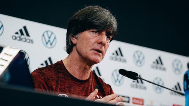 九游平台官网-勒夫：不急于再就业 克罗斯退出不影响中场实力